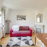 Apt For 2 With View Of Blvd Strasbourg, 10Th Arr By Guestready
