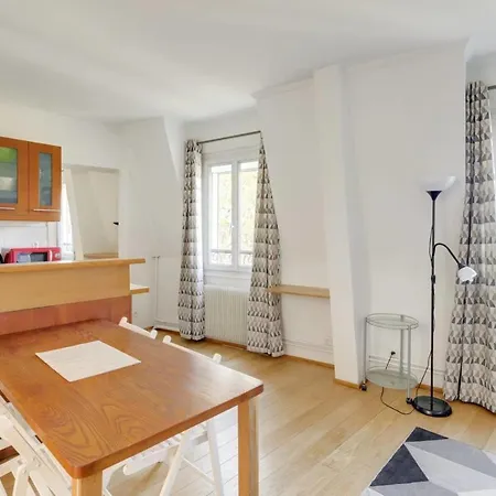 Apt For 2 With View Of Blvd Strasbourg, 10th Arr By Guestready Appartamento