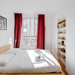Apt For 2 With View Of Blvd Strasbourg, 10Th Arr By Guestready