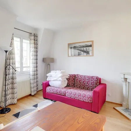 Apt For 2 With View Of Blvd Strasbourg, 10th Arr By Guestready Apartment Paris